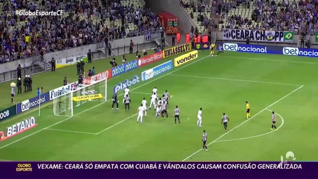 Às vésperas de Clássico-Rei, Deyverson resgata foto e agita web