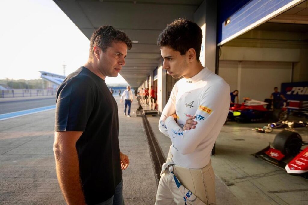 Quem é o ex-piloto que virou coach de Bortoleto e ajudou brasileiro a chegar na F1