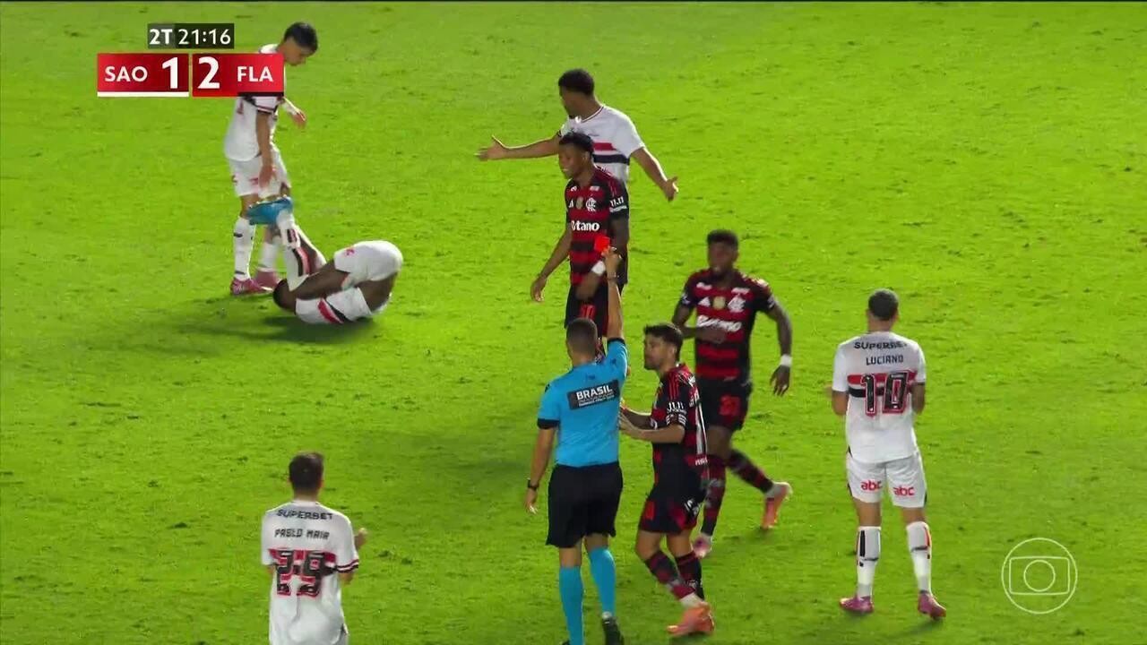 Flamengo chega a cinco expulsos em um mês e lidera lista recente de vermelhos no Brasil