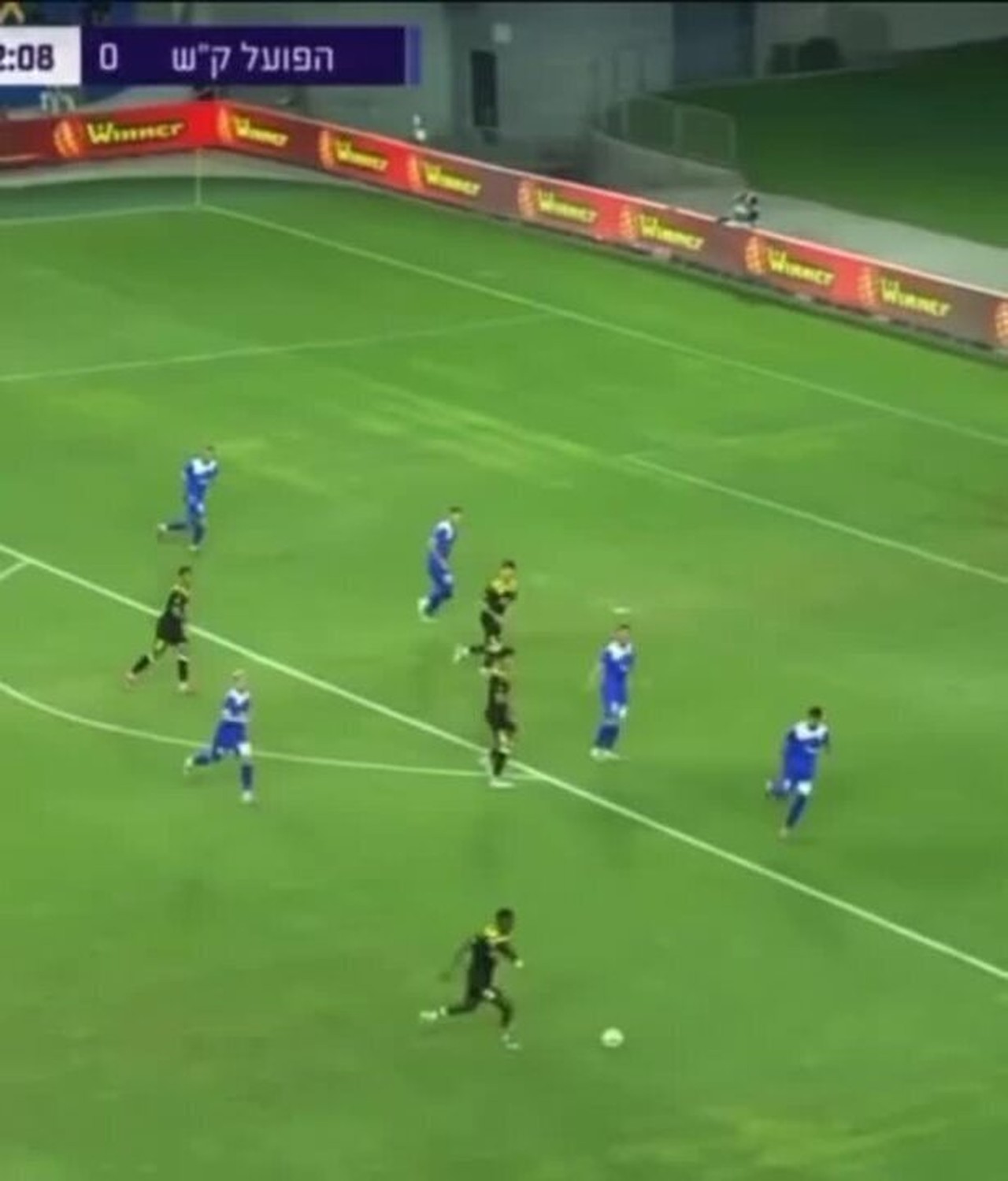 Davó, ex-Corinthians, festeja início artilheiro e gol de bicicleta em Israel; veja lance