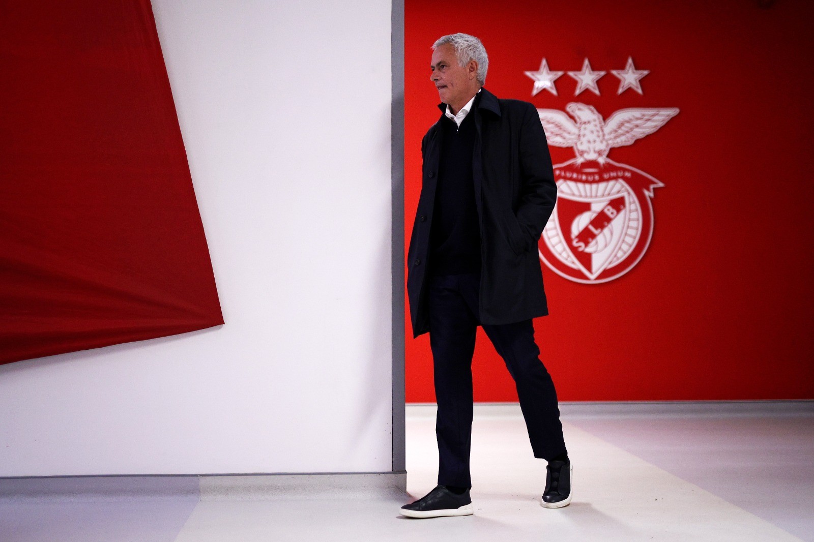 Mourinho não joga a toalha na Champions, mas evita promessas: "Seria vender a banha da cobra"