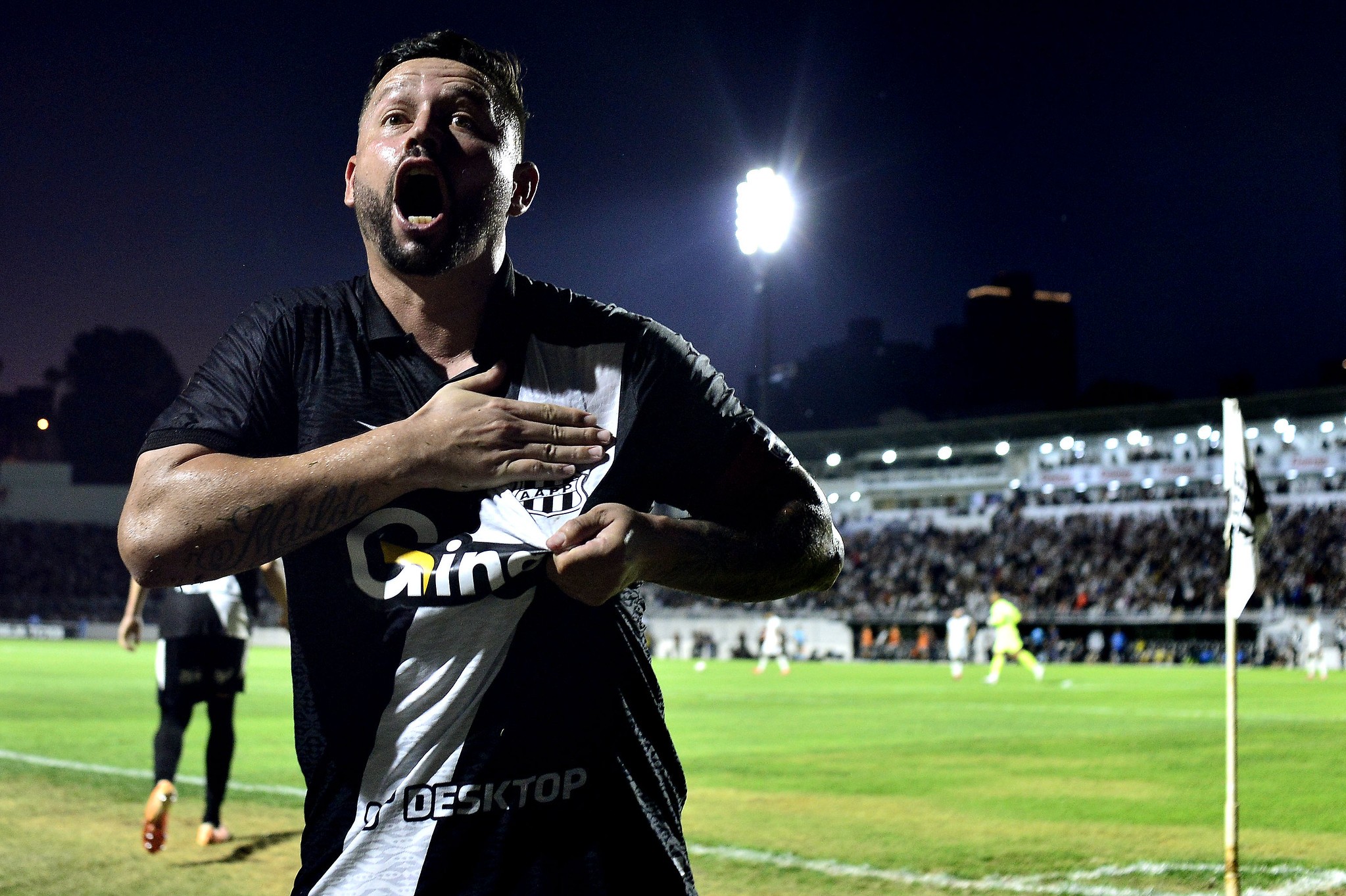 Como Elvis superou a luta contra a balança para virar ídolo da Ponte