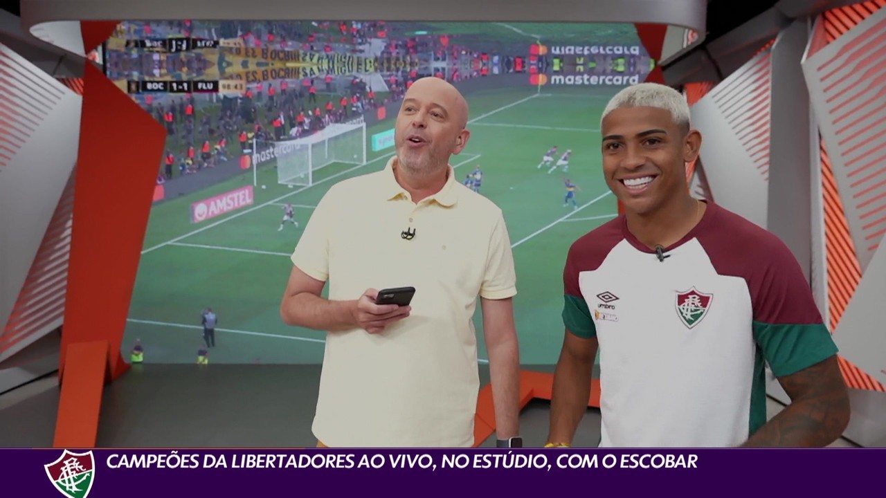 Fluminense acende luzes do Maracanã no horário do gol do título da Libertadores; veja ação