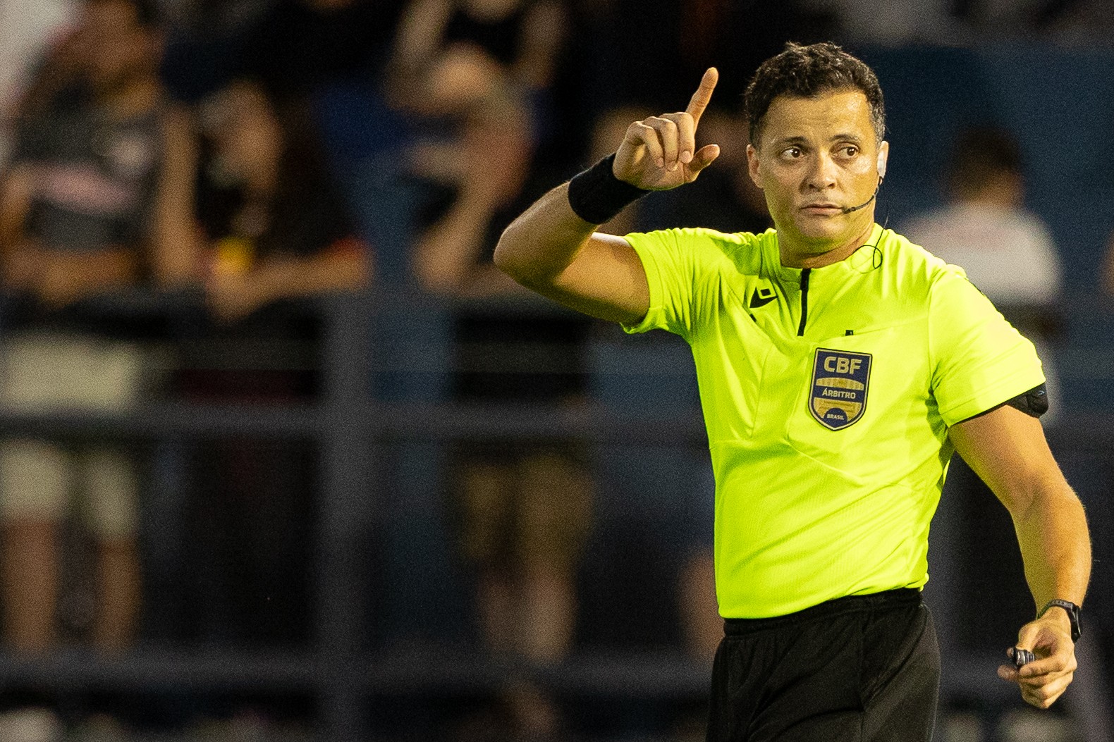 Presidente do Atlético-MG critica escolha de árbitro para jogo